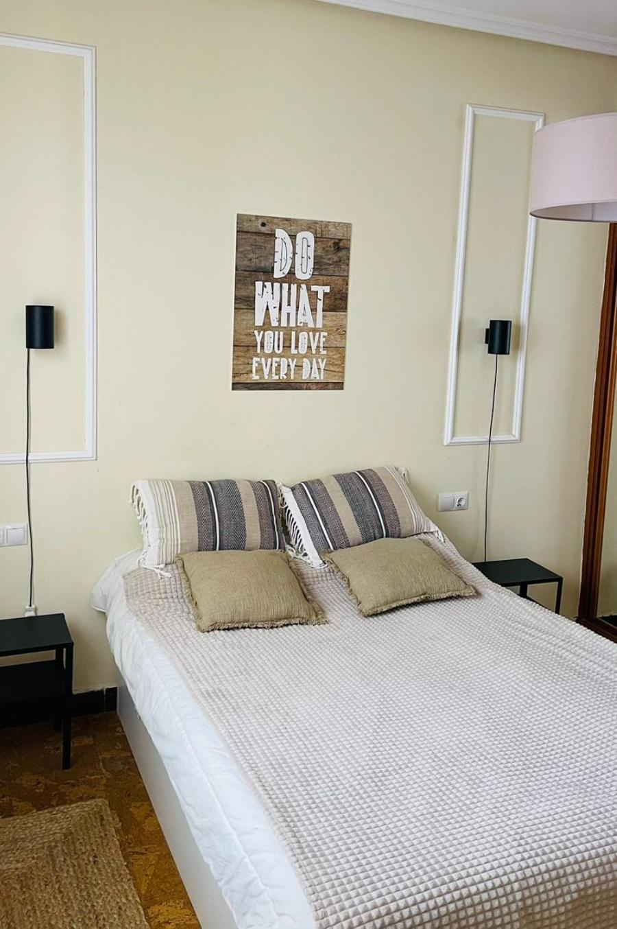 Amplio Apartamento Con Dos Patios กิฮอน ภายนอก รูปภาพ